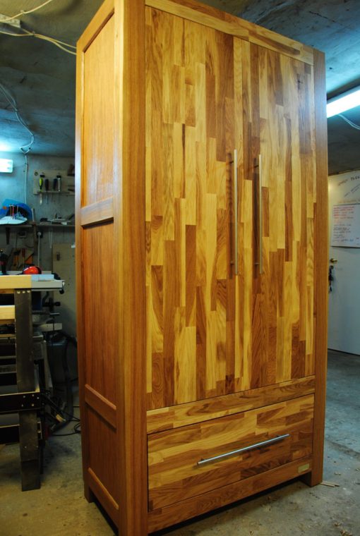 Massivholz Schrank aus Eiche