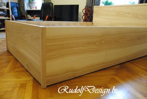 Eschenbett mit geschnitztem Muster – Bild 4