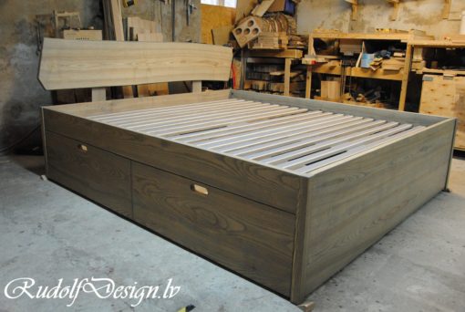 Massivholzbett aus Esche mit Rückenlehne – Bild 7