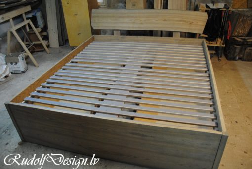 Massivholzbett aus Esche mit Rückenlehne – Bild 9