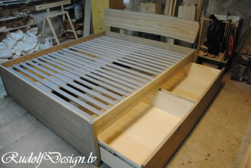 Massivholzbett aus Esche mit Rückenlehne – Bild 11